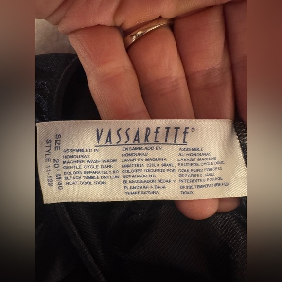 Women’s 90’s Black Vassarette Slip - Picture 4 of 6
